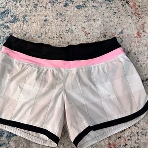 Lululemon Shorts-size 10-EUC